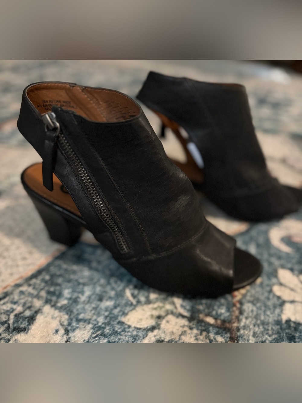 Cp By Dressbarn block heel ankle booties 9W